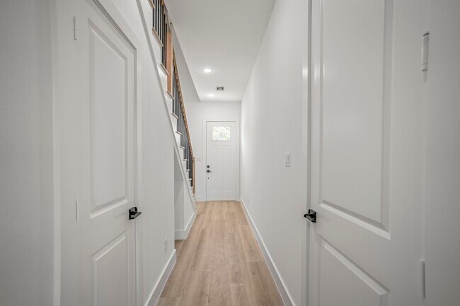 Building Photo - 4201 Oats St