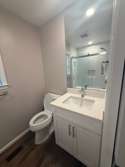 Building Photo - 6048 Ridge Ford Dr