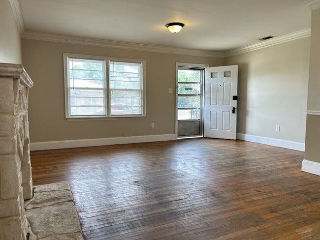 Building Photo - Heart of  Lubbock Delight: 2 Bedrooms, Bre...