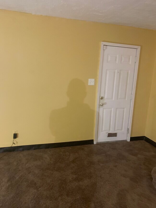 Building Photo - 2626 Lauretta Ave