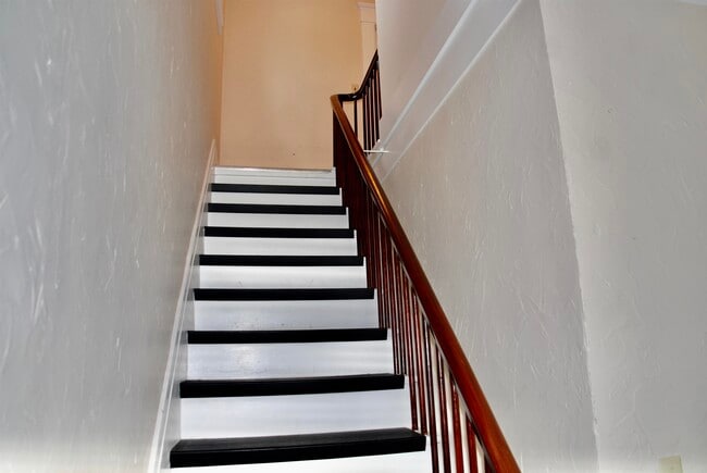 Building Photo - 17 Hanover St