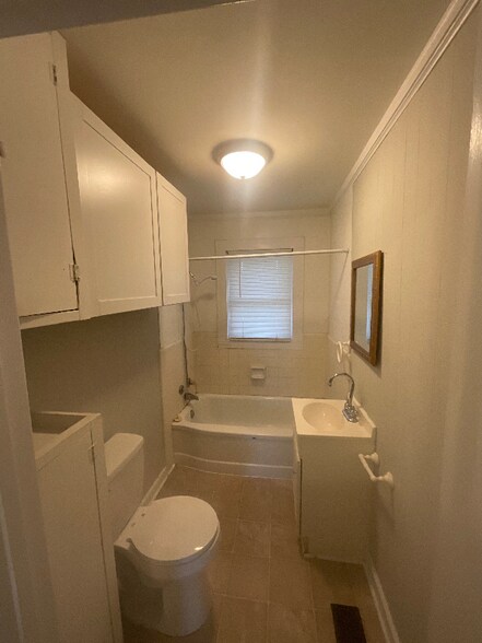 Building Photo - 107 Westover Dr