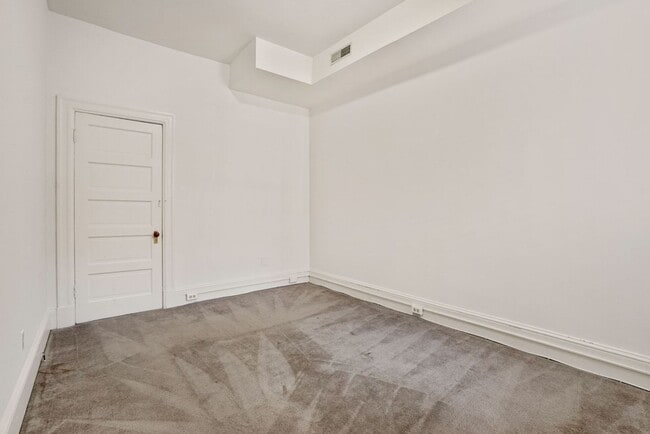 Building Photo - Professionally Managed// 3 Bedroom 2 Bathroom Condo // Kalorama/Dupont Circle// 1 Parking Spot In...