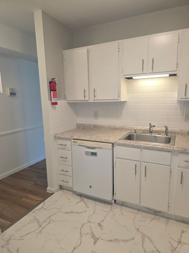 Building Photo - CONDO IN PIKE CREEK