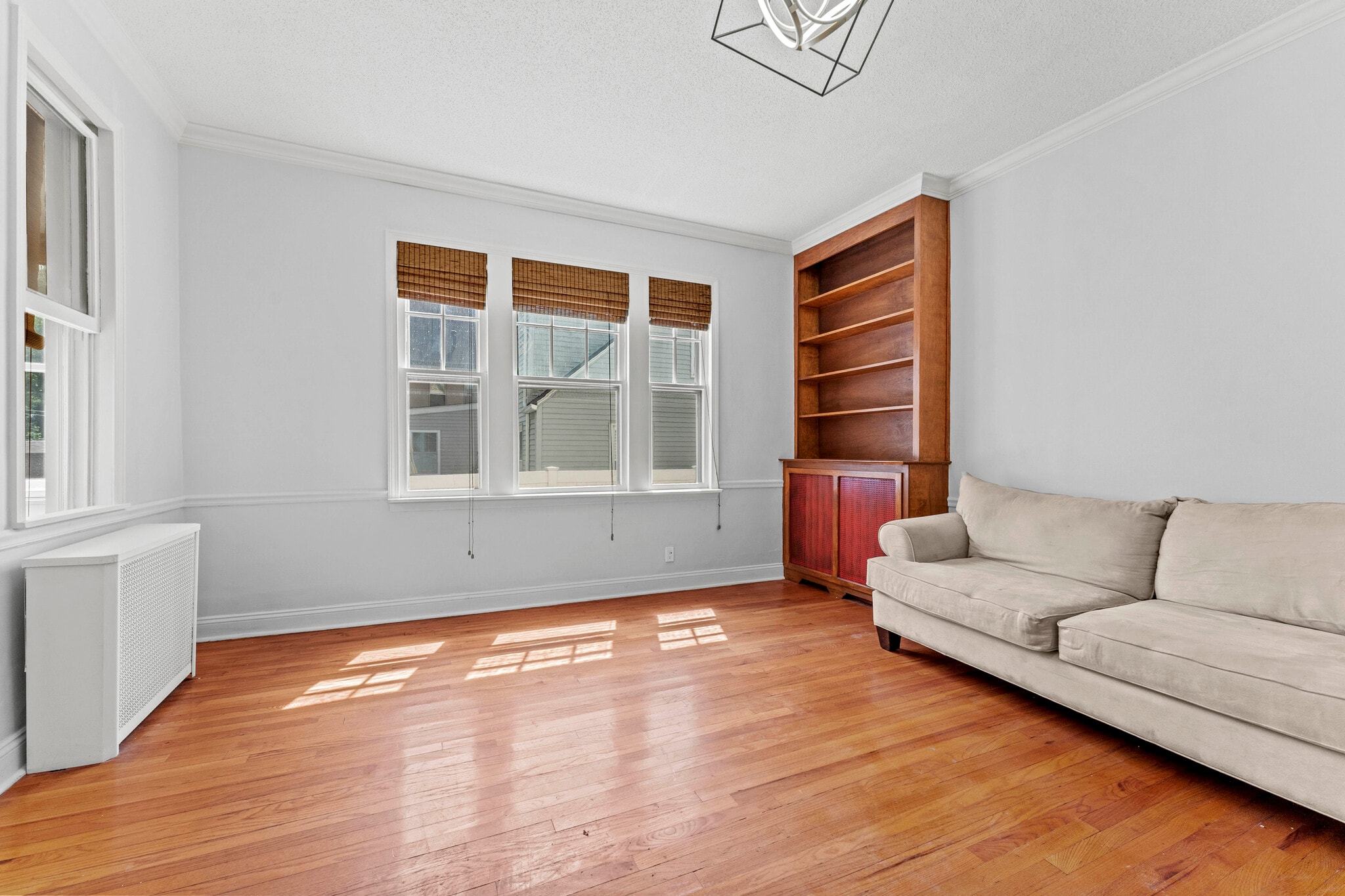 Building Photo - 210 Raymond Rd