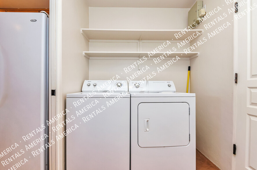 Building Photo - 1711 N Baxter Dr