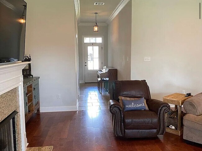 Building Photo - Cypress Bend- 4 bedroom!