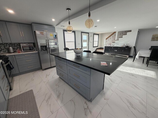 Building Photo - 191 Delaware Ave