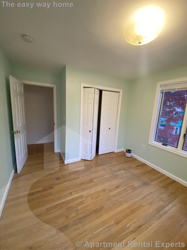 Building Photo - 309 Beacon St