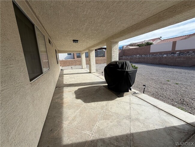 Building Photo - 2416 N Ridge Ave