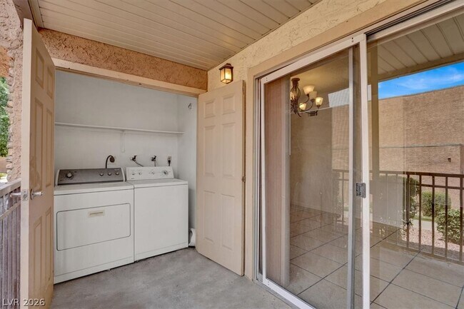 Building Photo - 5493 Indian River Dr