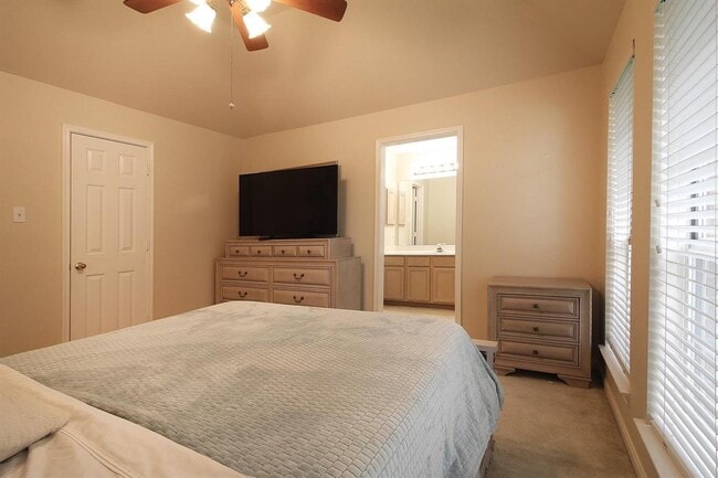 Building Photo - 18811 Cypress Chateau Dr
