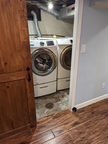 DS- Washroom - 1308 Wright St