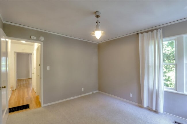 Building Photo - 1766 Woodhaven Way