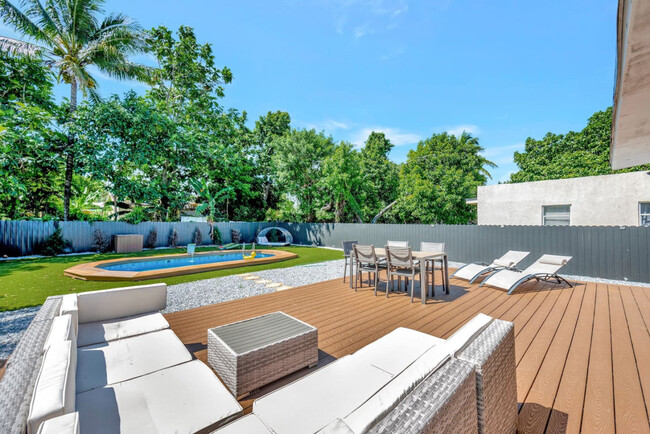 Building Photo - 112 NW 53rd St