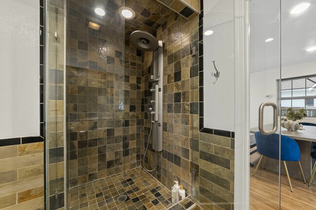 Building Photo - 4132 Matia Dr