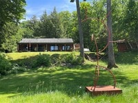 Building Photo - 102 Trails End