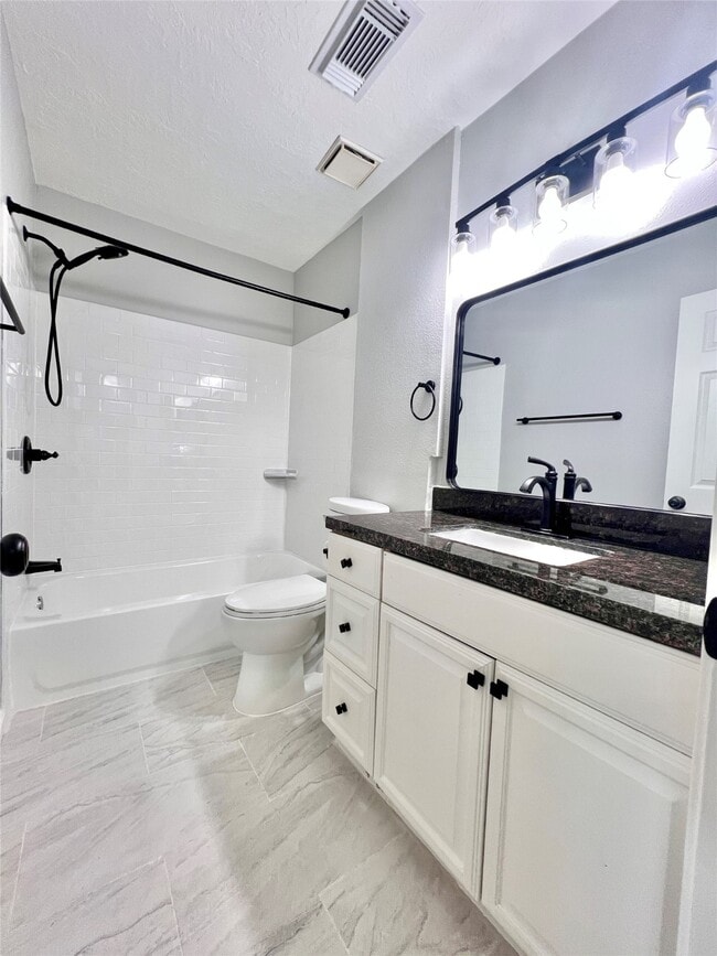 Building Photo - 15543 Scenic Haven Dr