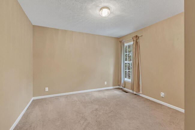 Building Photo - Awesome 3BR/2BA home near Percy Priest!