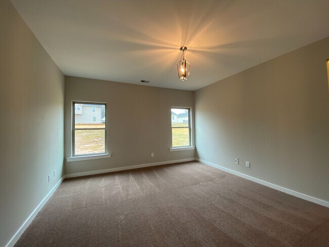 Building Photo - 65 Red Oak Ct