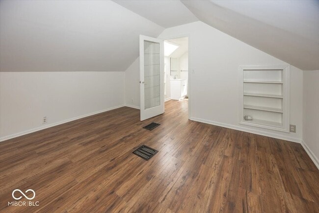 Building Photo - 6144 Winthrop Ave