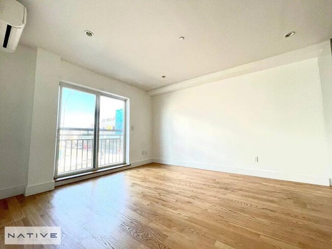 Primary Photo - 1 bedroom in Flushing NY 11385