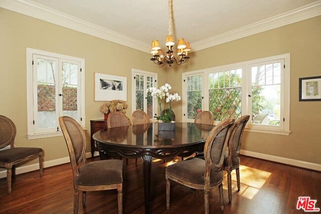 Building Photo - 427 12th St