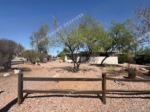 Building Photo - South Scottsdale huge corner lot 3 bedroom...