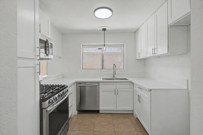 Building Photo - 6794 Mangrum Cir