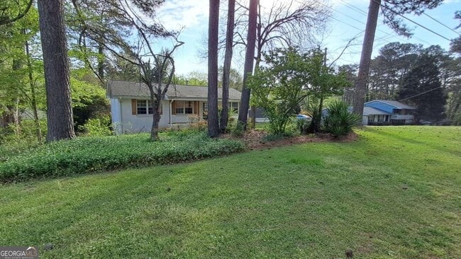 Building Photo - 490 Village Green Ct SW