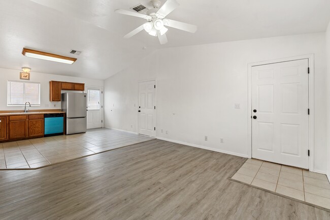 Building Photo - 24421 N Diamond Head Ave