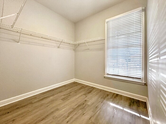 Building Photo - 992 Sims Ave NW