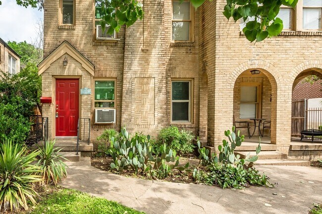 Building Photo - 5707 Ross Ave