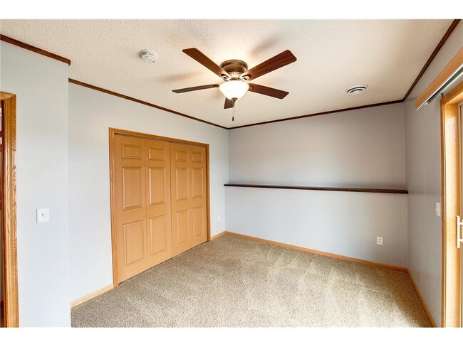 Building Photo - 1728 Ponderosa Ln