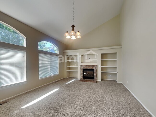 Building Photo - 16916 Molina Pl
