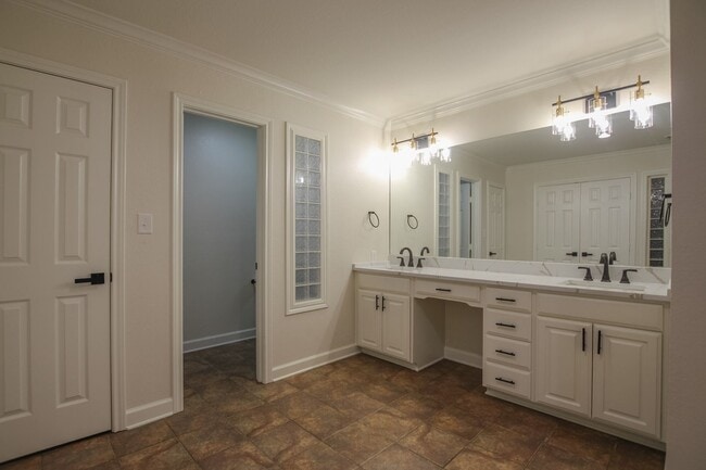 Building Photo - Available Now! Stunning 4 Bedroom 3.5 Bath...