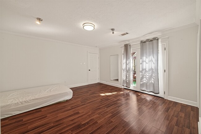 Building Photo - 11414 Meadow Lake Dr