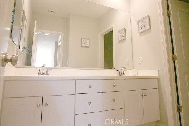 Building Photo - 125 Full Sun