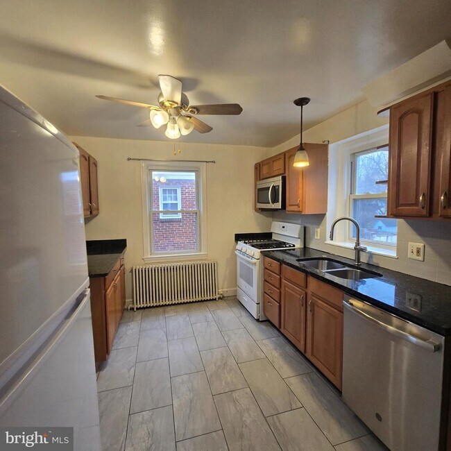 Building Photo - 8 Mannakee St