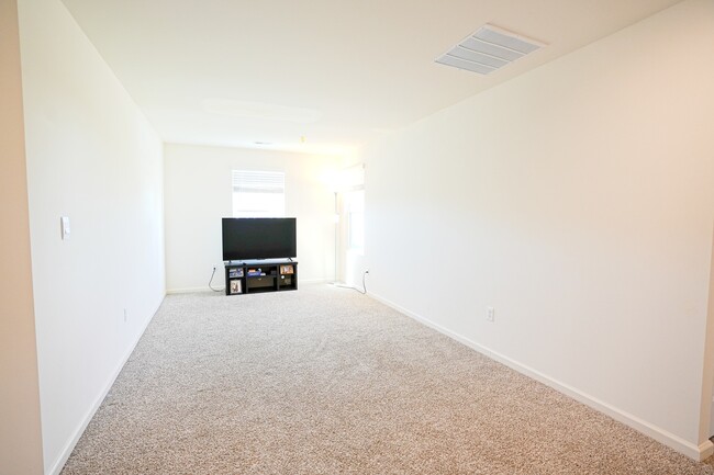 Building Photo - 2733 Berrywood Ln