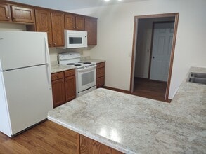 Building Photo - 209 Cheetah Trl