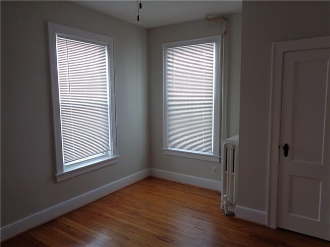 Building Photo - 164 Pine St