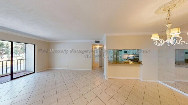 Building Photo - 1015 Green Pine Blvd
