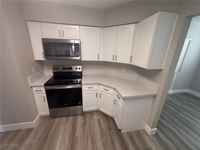 Building Photo - 3151 N Soaring Gulls Dr
