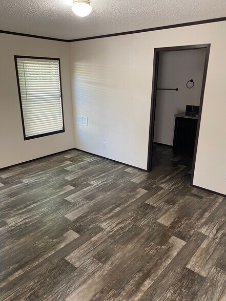 Building Photo - 2132 Pacific Dr