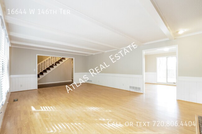 Building Photo - Exceptional home in Havencroft! 1.5 Story ...