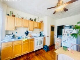 Building Photo - 206 Hanover St