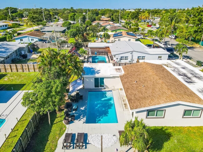 Building Photo - 3624 SW 22nd St