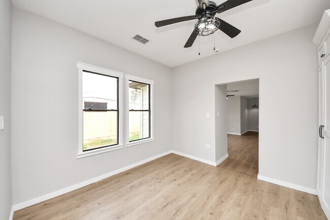 Building Photo - 1507 Brooks Ave