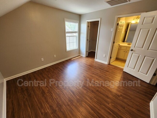 Building Photo - 107 Shalom Dr